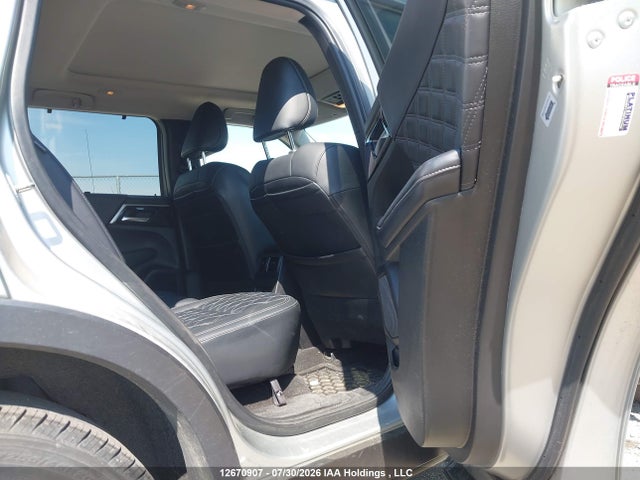 Продаж на аукціоні авто 2024 Mitsubishi Outlander Sel/platinum Edition, vin: JA4J4WA89RZ605363, номер лоту: 12670907