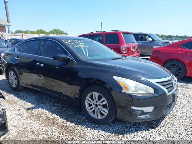2014 Nissan Altima მანქანა იყიდება აუქციონზე, vin: 1N4AL3AP4EN235350, აუქციონის ნომერი: 12670940