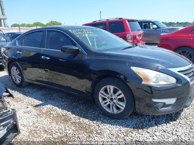 2014 Nissan Altima მანქანა იყიდება აუქციონზე, vin: 1N4AL3AP4EN235350, აუქციონის ნომერი: 12670940