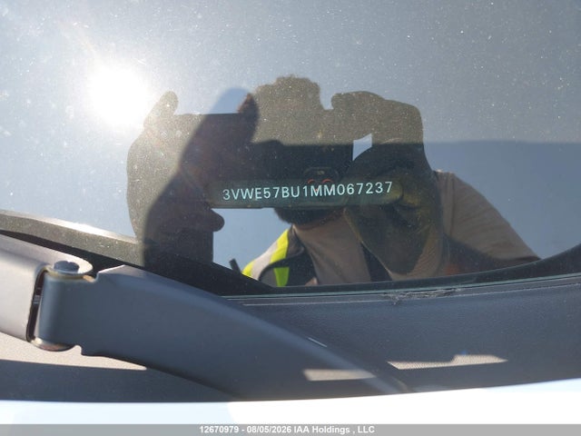12670979 :رقم المزاد ، 3VWE57BU1MM067237 vin ، 2021 Volkswagen Jetta Highline مزاد بيع