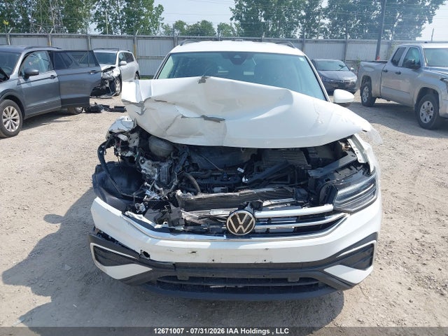 2022 Volkswagen Tiguan მანქანა იყიდება აუქციონზე, vin: 3VV2B7AX0NM094653, აუქციონის ნომერი: 12671007