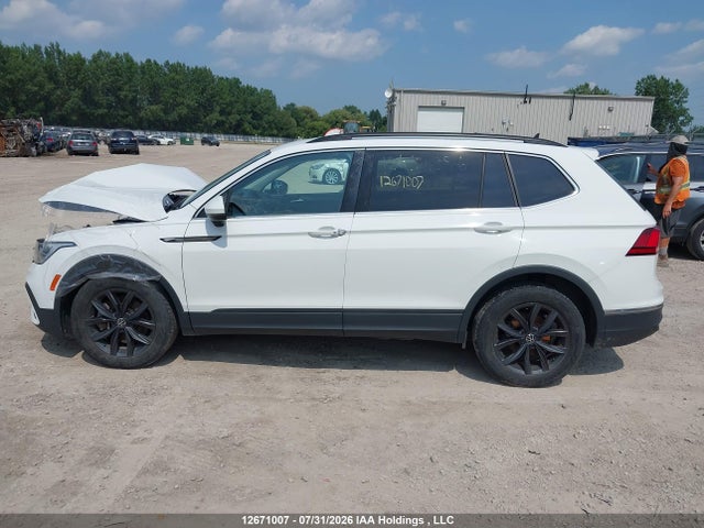 2022 Volkswagen Tiguan მანქანა იყიდება აუქციონზე, vin: 3VV2B7AX0NM094653, აუქციონის ნომერი: 12671007