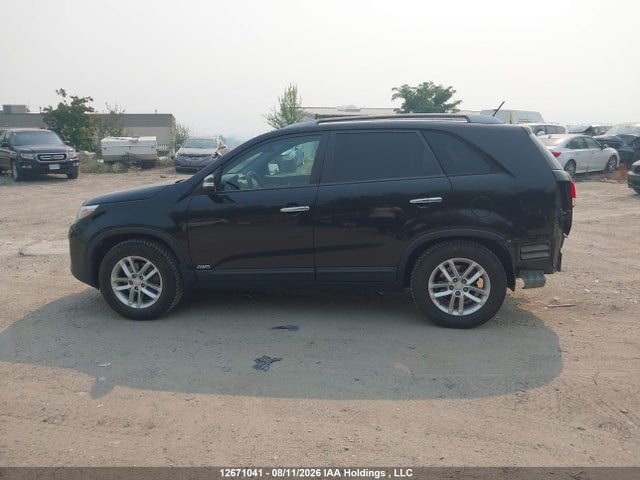 KIA SORENTO LX 2015 5XYKTCA67FG601641 Image 15
