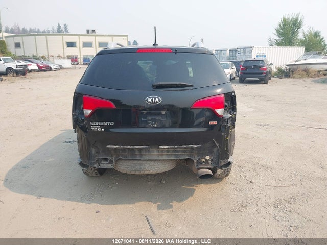 KIA SORENTO LX 2015 5XYKTCA67FG601641 Image 17