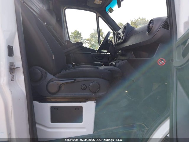 12671060 :رقم المزاد ، W1Y4DCHYXNP452209 vin ، 2022 Mercedes-benz Sprinter 2500 مزاد بيع