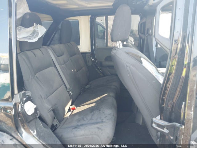 1C4HJXEN9PW614579 Jeep Wrangler Sahara