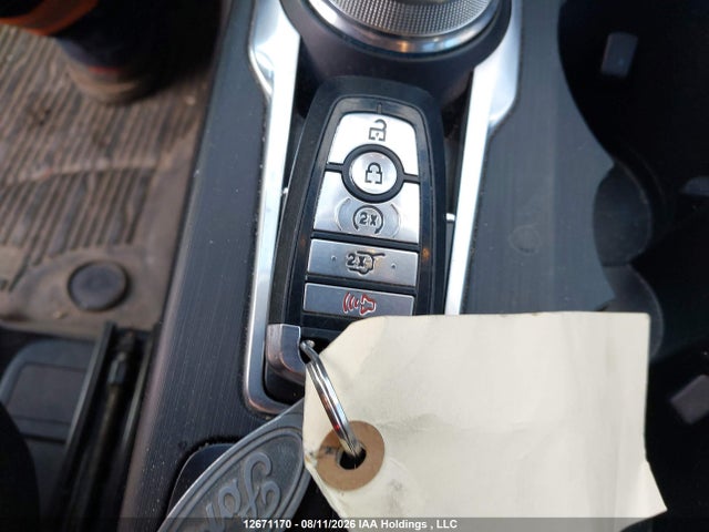 1FMCU9H61NUB20481 Ford ESCAPE SEL