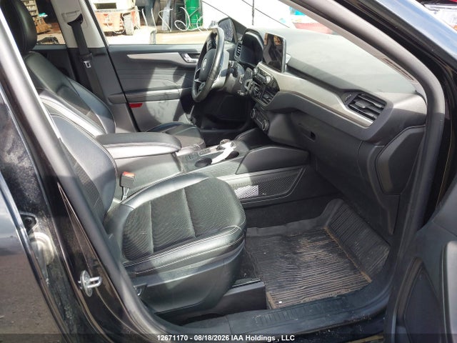 1FMCU9H61NUB20481 Ford ESCAPE SEL