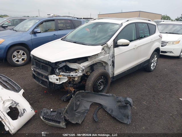 Ford Escape Titanium 2017 1FMCU9J96HUB18928 Image 2