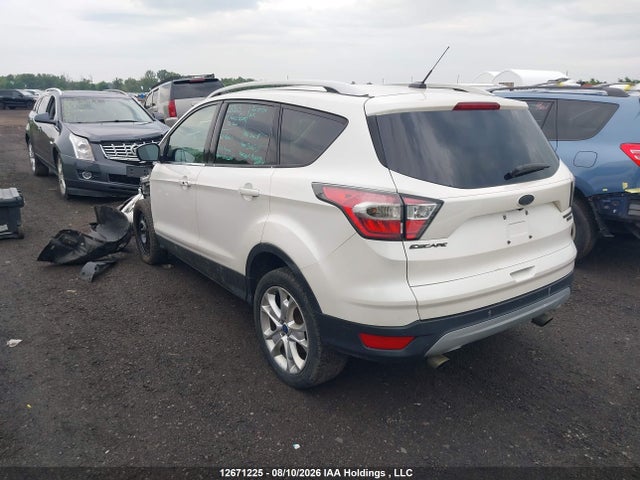 Ford Escape Titanium 2017 1FMCU9J96HUB18928 Image 3