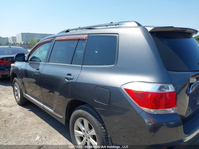 12671323 :رقم المزاد ، 5TDBK3EH5BS044577 vin ، 2011 Toyota Highlander Se مزاد بيع