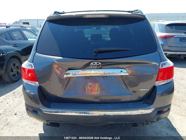12671323 :رقم المزاد ، 5TDBK3EH5BS044577 vin ، 2011 Toyota Highlander Se مزاد بيع