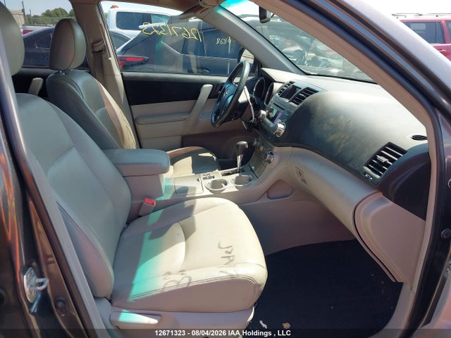 12671323 :رقم المزاد ، 5TDBK3EH5BS044577 vin ، 2011 Toyota Highlander Se مزاد بيع