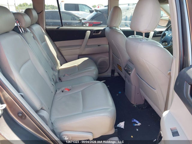 12671323 :رقم المزاد ، 5TDBK3EH5BS044577 vin ، 2011 Toyota Highlander Se مزاد بيع