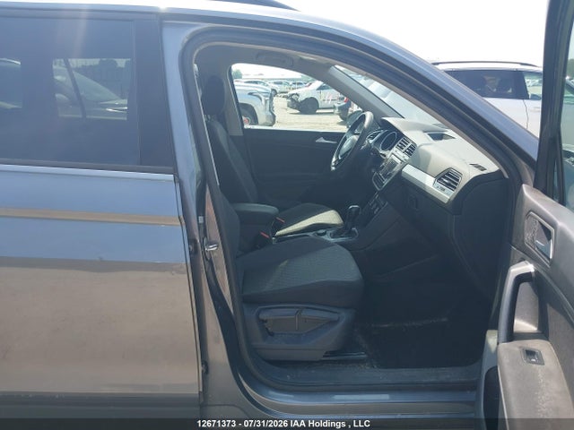 2019 Volkswagen Tiguan Trendline მანქანა იყიდება აუქციონზე, vin: 3VV0B7AX0KM077791, აუქციონის ნომერი: 12671373