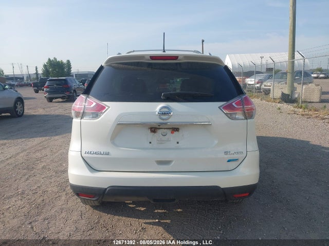 2015 Nissan Rogue S/sl/sv მანქანა იყიდება აუქციონზე, vin: 5N1AT2MV0FC804413, აუქციონის ნომერი: 12671392