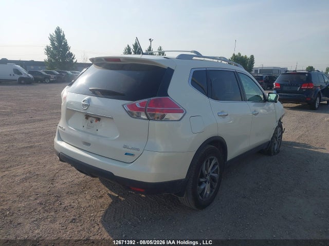 2015 Nissan Rogue S/sl/sv მანქანა იყიდება აუქციონზე, vin: 5N1AT2MV0FC804413, აუქციონის ნომერი: 12671392