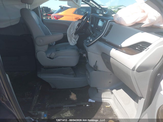 12671412 :رقم المزاد ، 5TDYZ3DC8LS073911 vin ، 2020 Toyota Sienna Xle V6 مزاد بيع