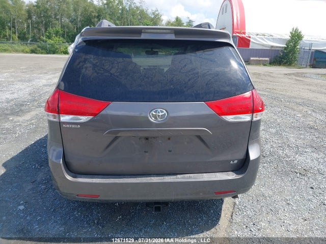 2011 Toyota Sienna Le 8 Passenger მანქანა იყიდება აუქციონზე, vin: 5TDKK3DC3BS146398, აუქციონის ნომერი: 12671529