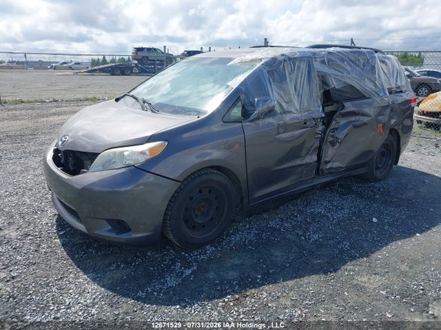 2011 Toyota Sienna Le 8 Passenger მანქანა იყიდება აუქციონზე, vin: 5TDKK3DC3BS146398, აუქციონის ნომერი: 12671529
