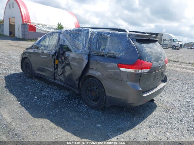 2011 Toyota Sienna Le 8 Passenger მანქანა იყიდება აუქციონზე, vin: 5TDKK3DC3BS146398, აუქციონის ნომერი: 12671529