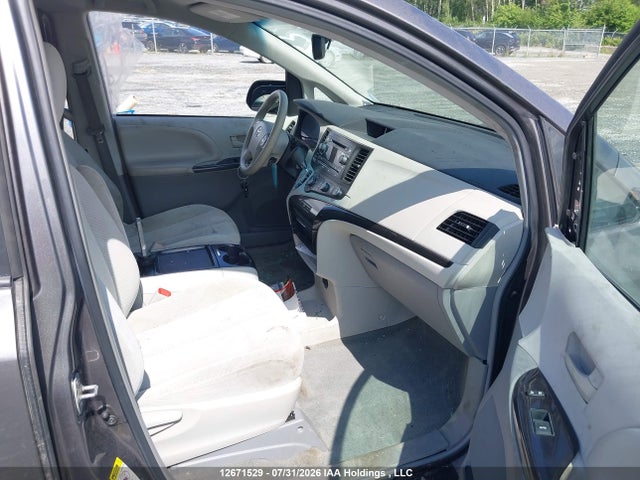 2011 Toyota Sienna Le 8 Passenger მანქანა იყიდება აუქციონზე, vin: 5TDKK3DC3BS146398, აუქციონის ნომერი: 12671529