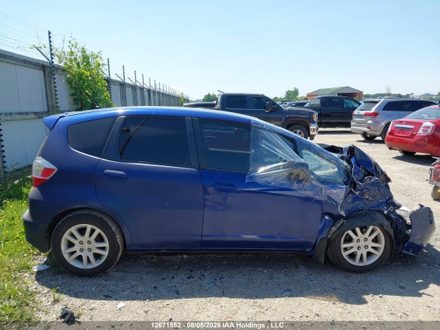 12671552 :رقم المزاد ، JHMGE8H53BC800340 vin ، 2011 Honda Fit Lx مزاد بيع