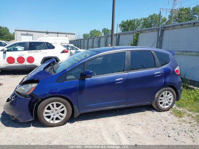 12671552 :رقم المزاد ، JHMGE8H53BC800340 vin ، 2011 Honda Fit Lx مزاد بيع