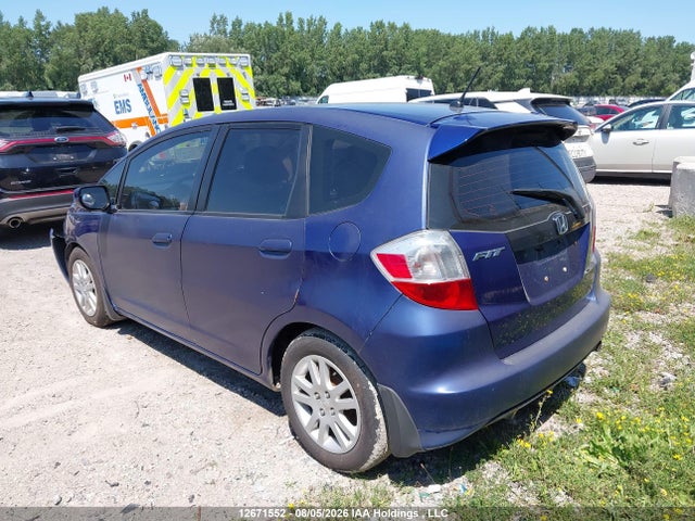 12671552 :رقم المزاد ، JHMGE8H53BC800340 vin ، 2011 Honda Fit Lx مزاد بيع