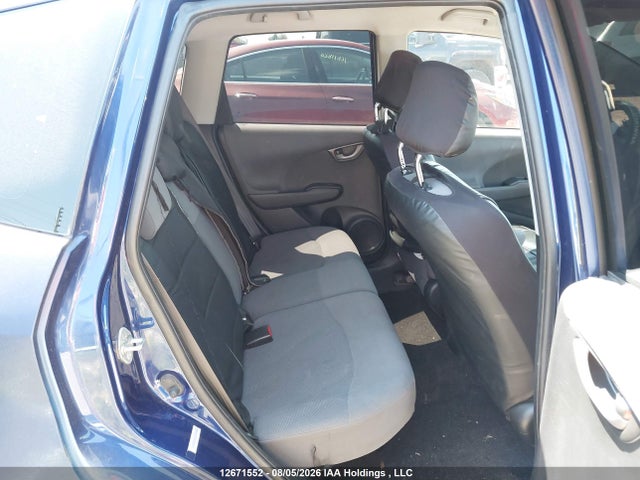 12671552 :رقم المزاد ، JHMGE8H53BC800340 vin ، 2011 Honda Fit Lx مزاد بيع