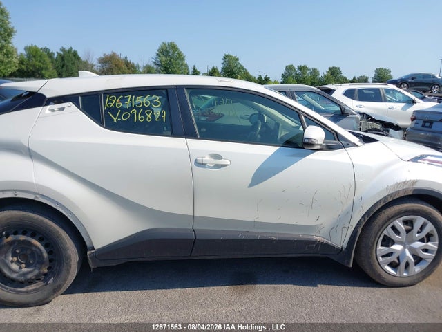 JTNKHMBX4M1096827 Toyota C-HR