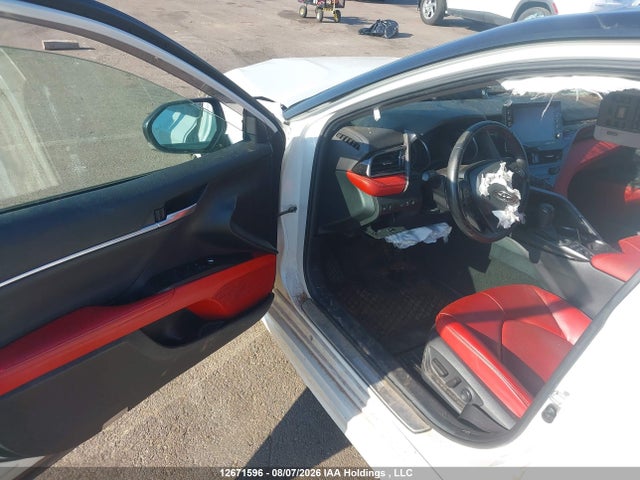 Продажа на аукционе авто 2021 Toyota Camry Hybrid Xse, vin: 4T1K31AKXMU025827, номер лота: 12671596