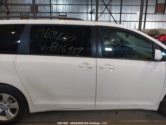 Toyota SIENNA LE 2017 5TDKZ3DC4HS826959 Image 13