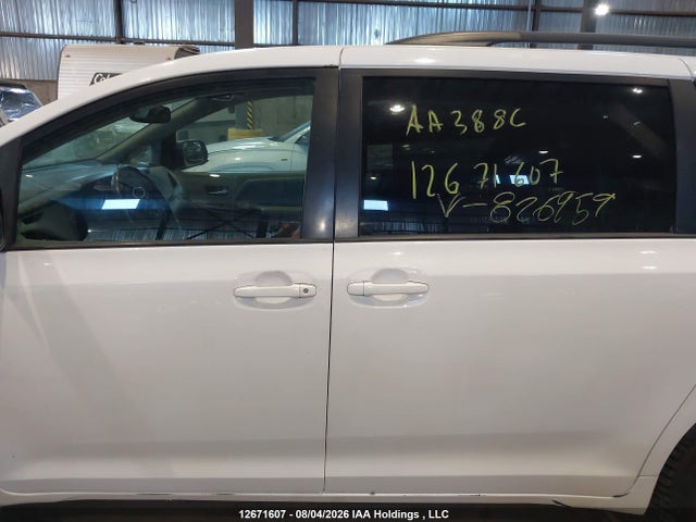 Toyota SIENNA LE 2017 5TDKZ3DC4HS826959 Image 14