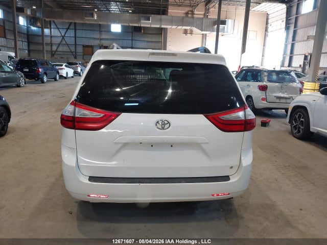 Toyota SIENNA LE 2017 5TDKZ3DC4HS826959 Image 16