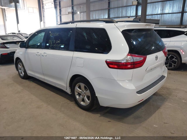 Toyota SIENNA LE 2017 5TDKZ3DC4HS826959 Image 3