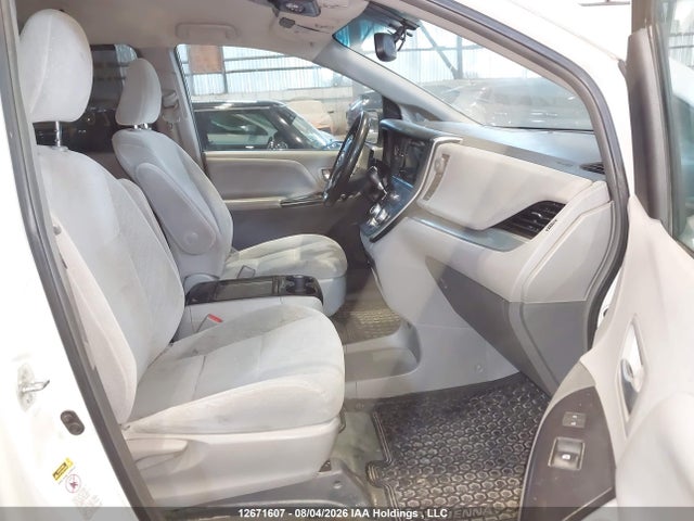 Aukcja sprzedaży 2017 Toyota Sienna Le, vin: 5TDKZ3DC4HS826959, numer aukcji: 12671607
