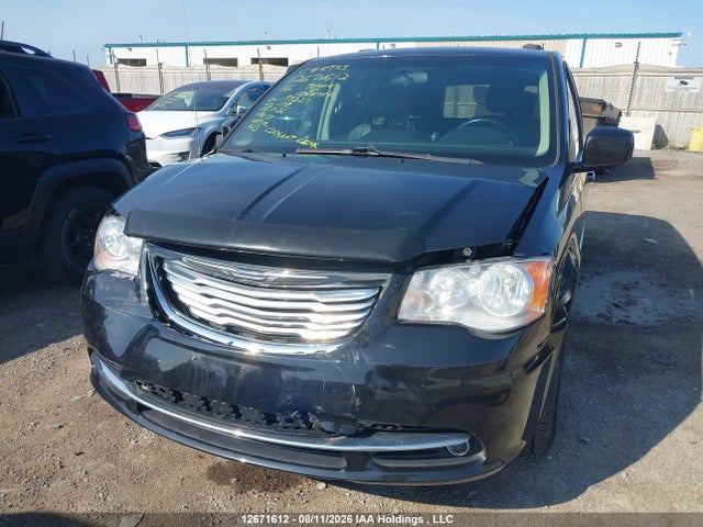 2C4RC1CG3GR188221 Chrysler Town &amp; Country Touring L
