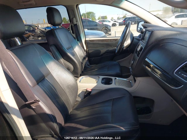 2C4RC1CG3GR188221 Chrysler Town &amp; Country Touring L