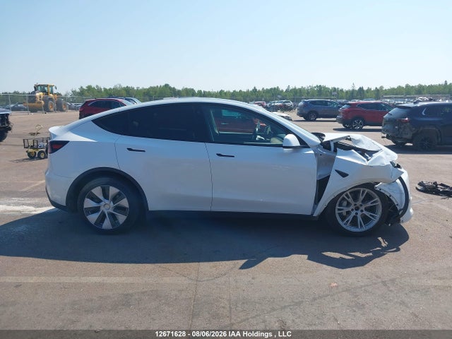 Tesla Model Y Long Range 2023 7SAYGDEE0PF586823 Image 14