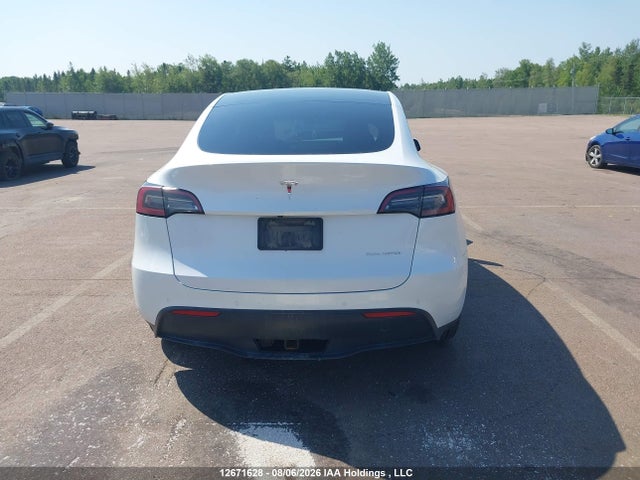 Tesla Model Y Long Range 2023 7SAYGDEE0PF586823 Image 17