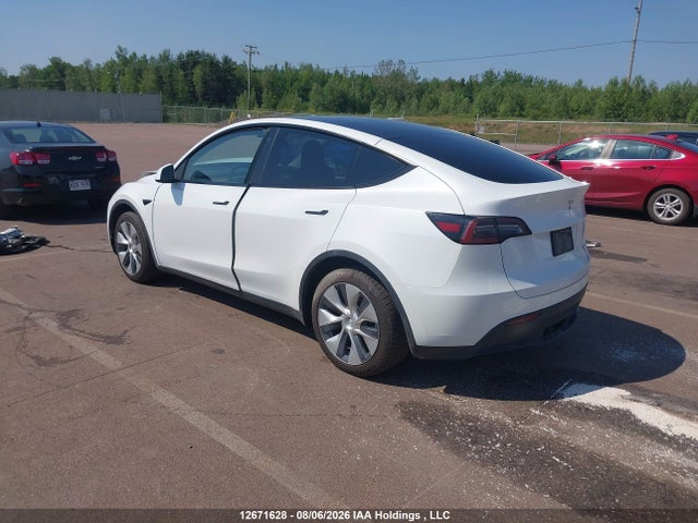 Tesla Model Y Long Range 2023 7SAYGDEE0PF586823 Image 3