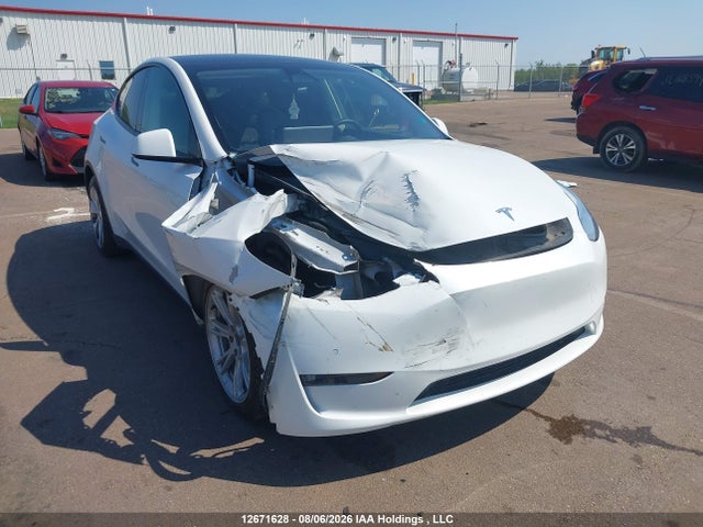 Tesla Model Y Long Range 2023 7SAYGDEE0PF586823 Image 6