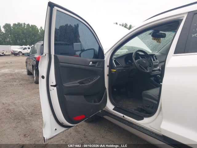 2017 Hyundai Tucson Luxury მანქანა იყიდება აუქციონზე, vin: KM8J3CA47HU491245, აუქციონის ნომერი: 12671662