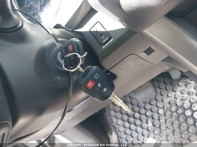 2T3WFREV1HW367689 Toyota Rav4 Xle