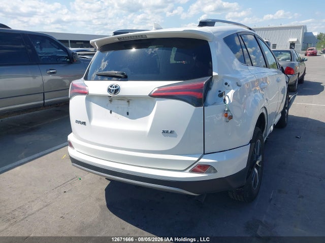 2T3WFREV1HW367689 Toyota Rav4 Xle