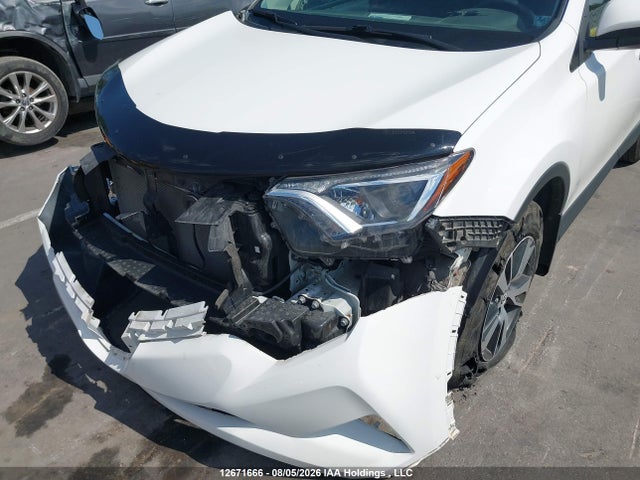 2T3WFREV1HW367689 Toyota Rav4 Xle