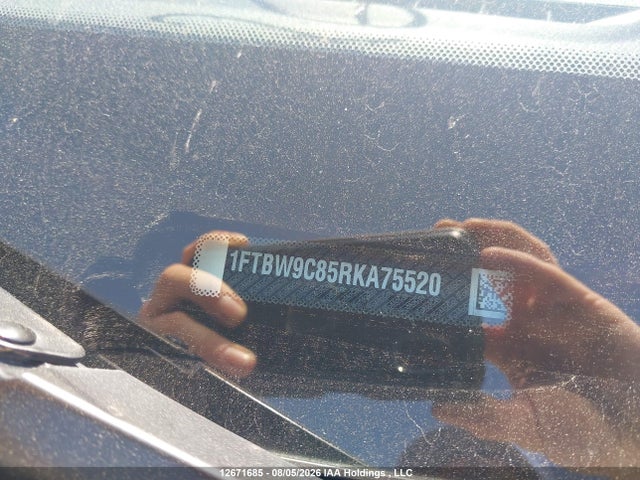 12671685 :رقم المزاد ، 1FTBW9C85RKA75520 vin ، 2024 Ford Transit T-350 مزاد بيع