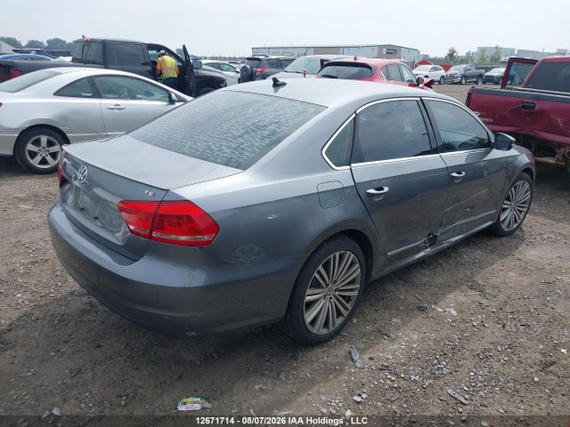 2015 Volkswagen Passat 1.8 Tsi Comfortline მანქანა იყიდება აუქციონზე, vin: 1VWBS7A38FC033062, აუქციონის ნომერი: 12671714