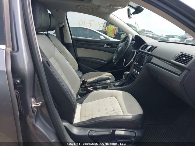 2015 Volkswagen Passat 1.8 Tsi Comfortline მანქანა იყიდება აუქციონზე, vin: 1VWBS7A38FC033062, აუქციონის ნომერი: 12671714